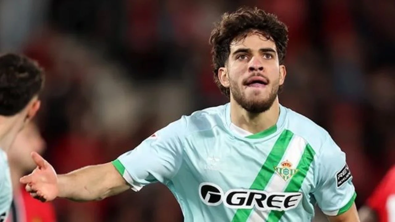 ترقب صيف 2026.. باريس سان جيرمان يستهدف المغربي الزلزولي